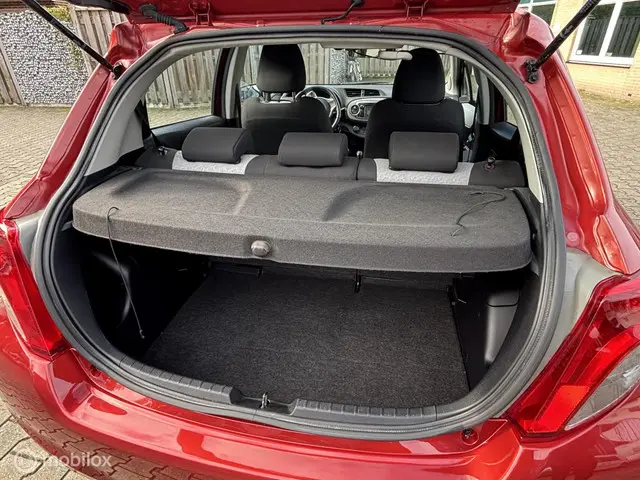 Toyota Yaris 1.3 VVT-i Dynamic / Garantie ! 2012 Benzine 19