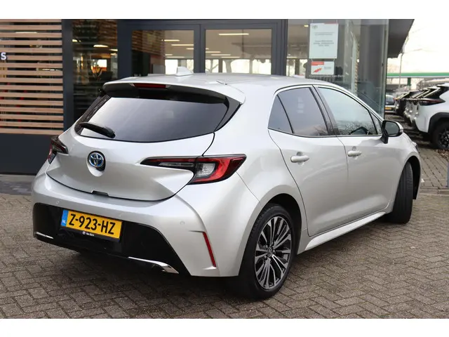 Toyota Corolla Hybrid 140 Dynamic 2024 Hybride Benzine 2