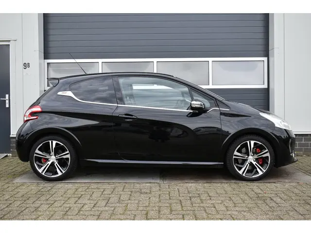 Peugeot 208 1.6 THP GTi 2015 Benzine 6