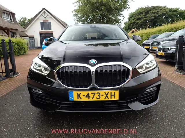 BMW 1 Serie 118i 2021 Benzine 2