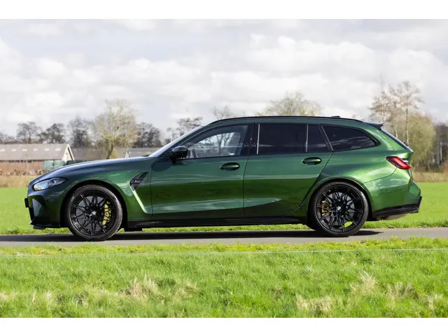 BMW M3 3-serie Touring xDrive Competition 2024 Benzine 22