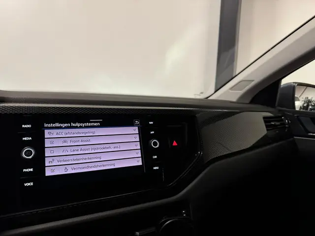 Volkswagen Polo 1.0 TSI Life PDC CARPLAY 2022 Benzine 8