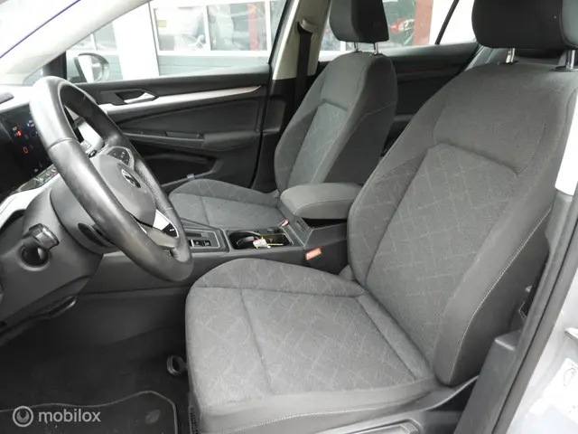 Volkswagen Golf 1.0 eTSI Life 2022 Benzine 11