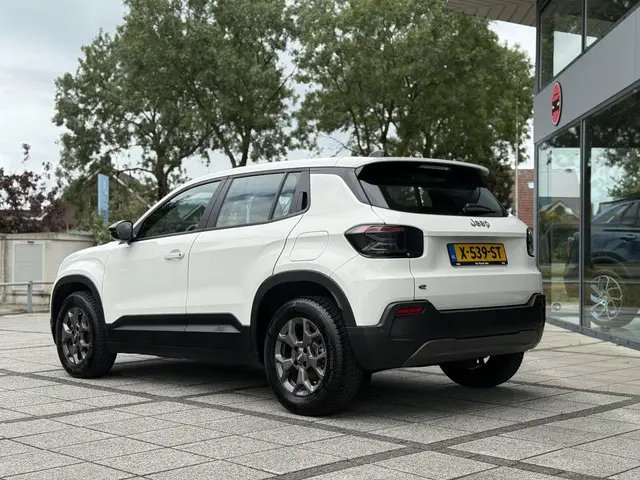 Jeep Avenger Longitude 54 kWh Aut. 2024 Elektrisch 4