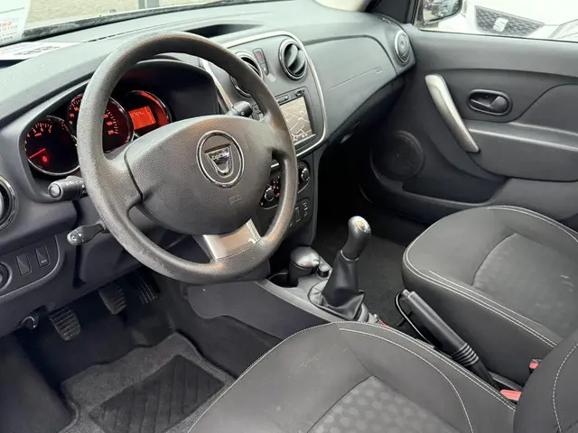Dacia Sandero 0.9 TCe Lauréate 12/2013 Navi 2013 Benzine 5