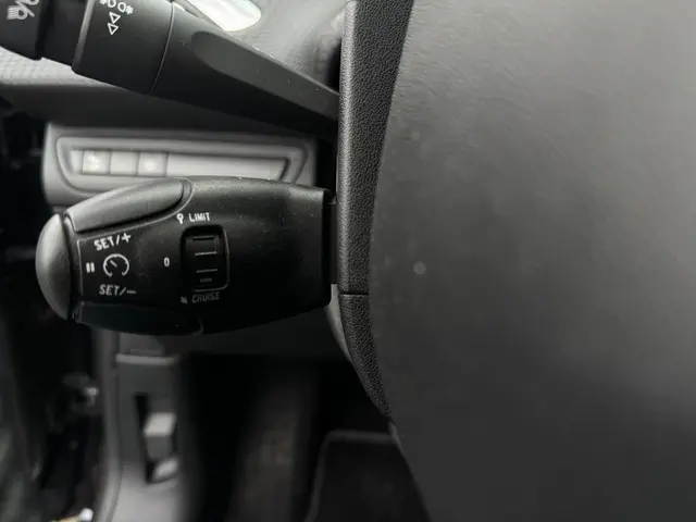 Peugeot 2008 1.2 PureTech Blue Lease Allure 2019 Benzine 28