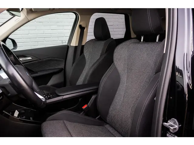 BMW X1 xDrive25e 2023 Hybride Benzine 4