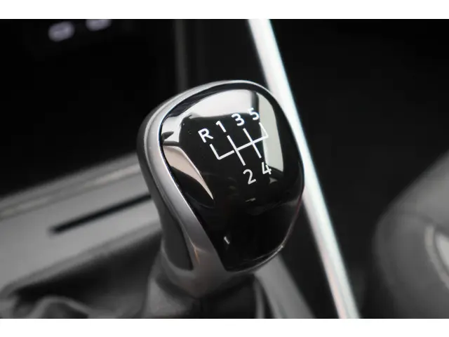 Volkswagen Polo 1.0 TSI Life 2023 Benzine 45