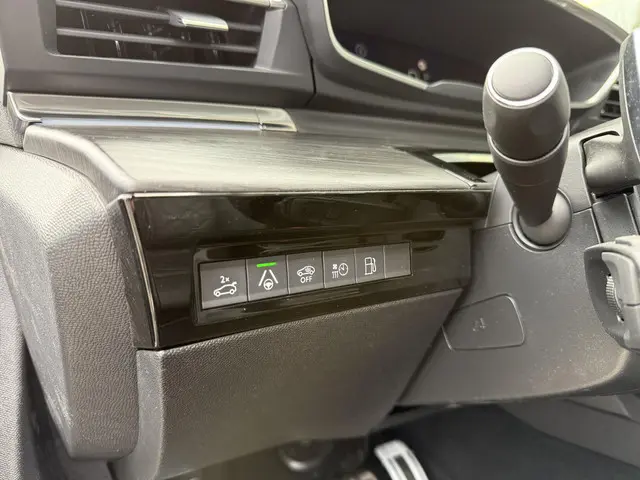 Peugeot 508 1.6 HYbrid 225 GT 2024 Hybride Benzine 30