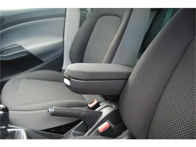 SEAT Ibiza 1.0 EcoTSI Style Connect 2016 Benzine 28