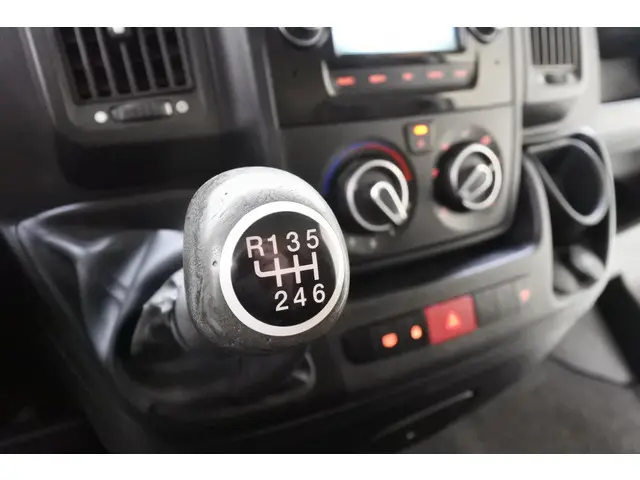 Peugeot Boxer 330 2.2 HDi L2H1 Profit+ 2014 Diesel 23