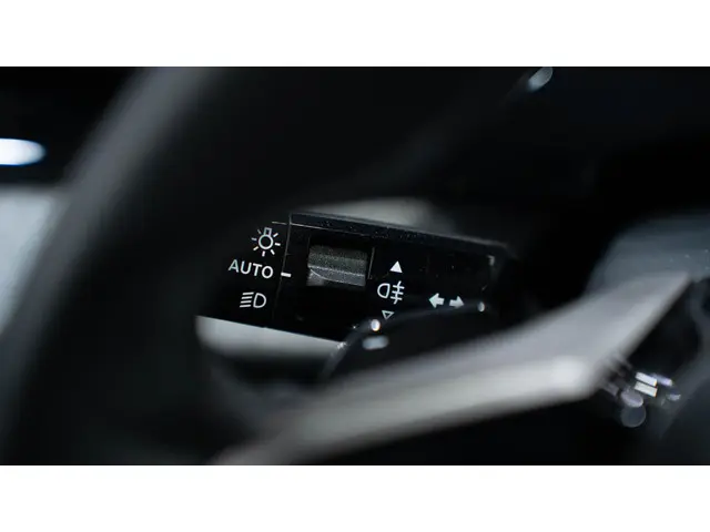 Peugeot 5008 1.2 PureTech Allure 2024 Benzine 29