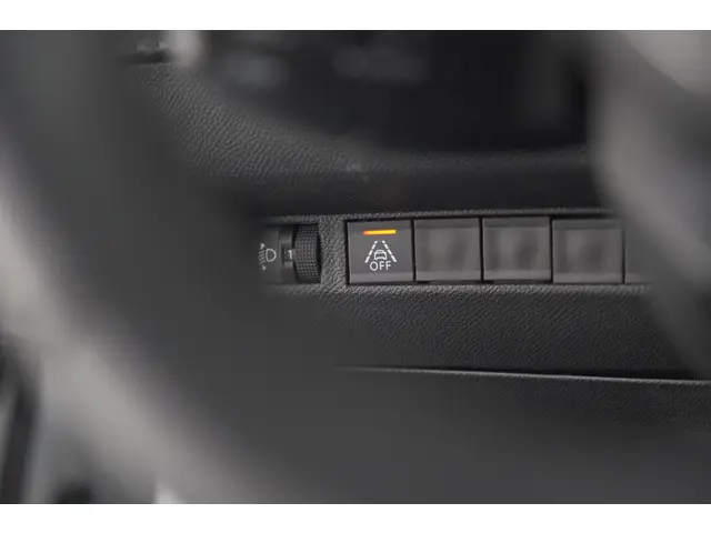 Peugeot 208 PureTech 100 Allure 2022 Benzine 31