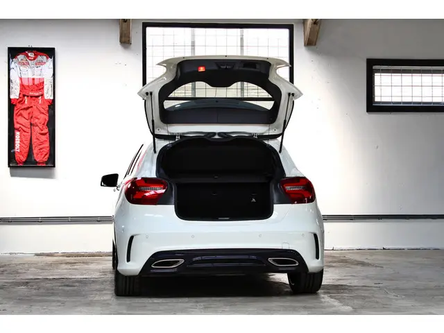 Mercedes-Benz A-Klasse 180 Sport Edition 2017 Benzine 10