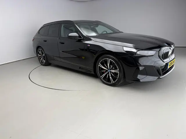 BMW 5 Serie Touring 530e 2024 Hybride Benzine 24