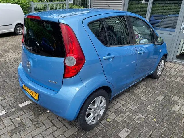 Opel Agila 1.0 Edition 2012 Benzine 8