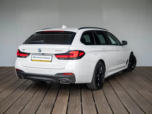 BMW 5 Serie Touring 530e xDrive 2021 Hybride Benzine 2