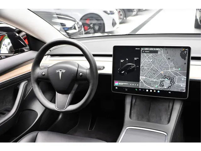 Tesla Model 3 RWD 2023 Elektrisch 14