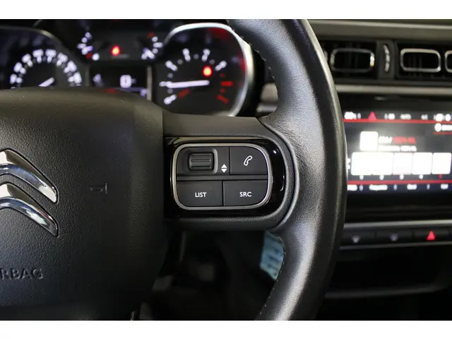 Citroën C3 1.2 PureTech Shine 82 PK. 2018 Benzine 18