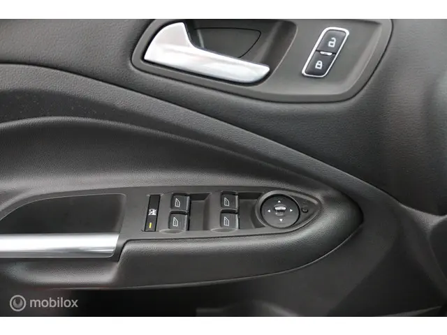 Ford Kuga 1.6 Titanium Plus 2014 Benzine 22