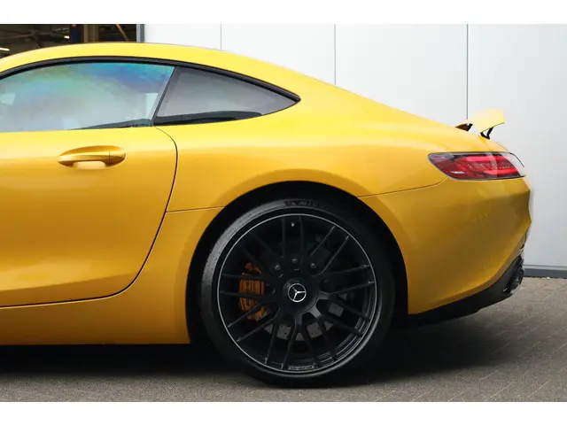 Mercedes-Benz AMG GT 4.0 S 2015 Benzine 12