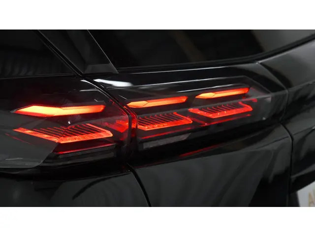 Peugeot 2008 PureTech 130 EAT8 GT 2024 Benzine 24