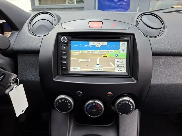 Mazda 2 1.3 Hanabi 2013 Benzine 11