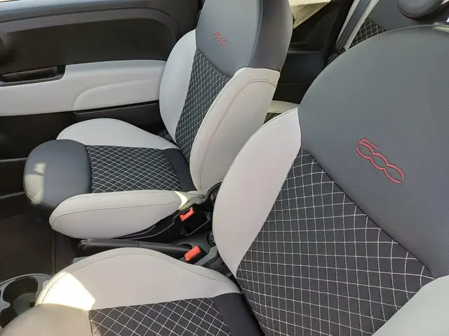 Fiat 500 1.2 Lounge 2020 Benzine 18