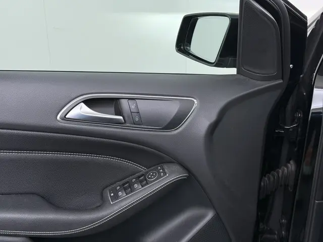 Mercedes-Benz B-Klasse 180 Urban 2019 Benzine 11