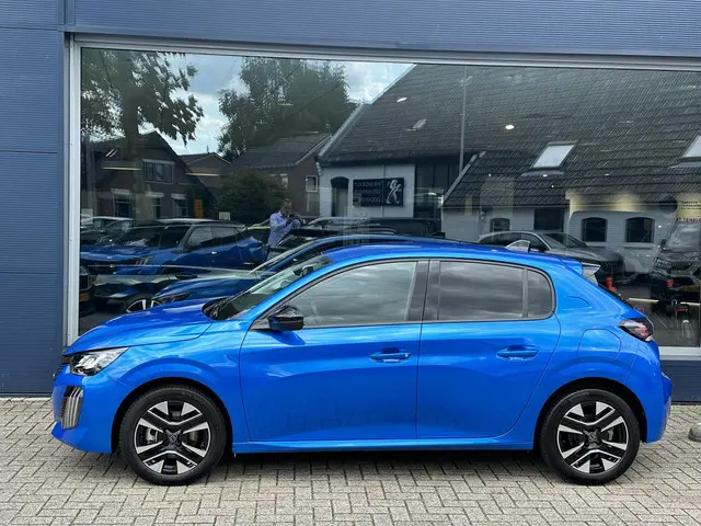 Peugeot 208 1.2 Turbo 100 PK Allure 2025 Benzine 3