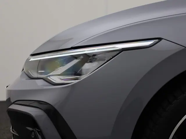 Volkswagen Golf 1.5TSI/130PK R-Line DSG 2022 Benzine 27