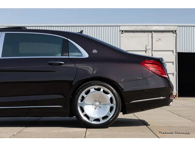 Mercedes-Benz S-Klasse 500 Maybach 2015 Benzine 32