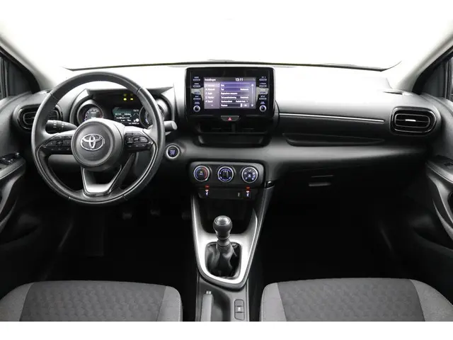 Toyota Yaris 1.5 VVT-i Dynamic 2021 Benzine 4