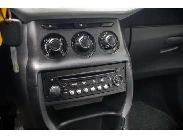 Citroën DS3 1.2 VTi Chic 2014 Benzine 10