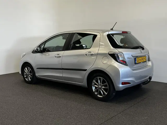 Toyota Yaris 1.3 VVT-i Dynamic 2014 Benzine 29