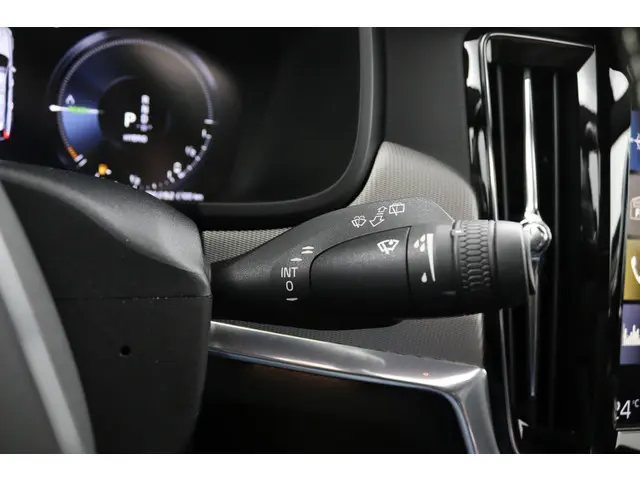Volvo V90 2.0 T8 AWD R-Design 2021 Hybride Benzine 37