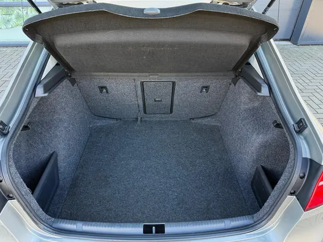 SEAT Toledo 1.2 TSI Style Business 2016 Benzine 28