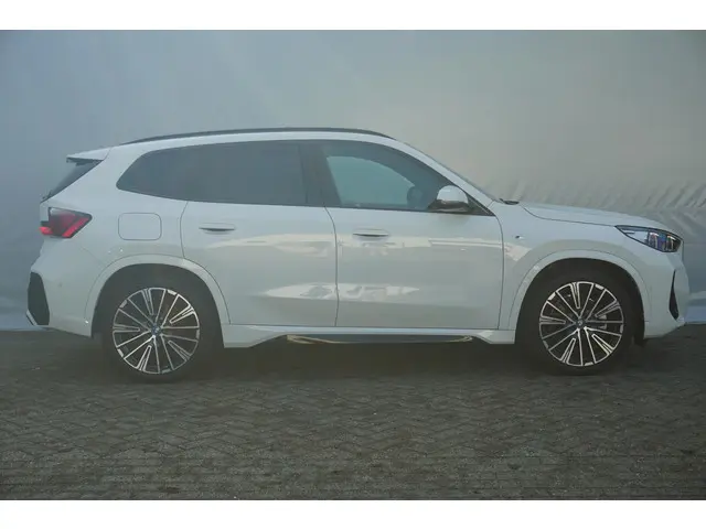 BMW X1 xDrive30e 2024 Hybride Benzine 3