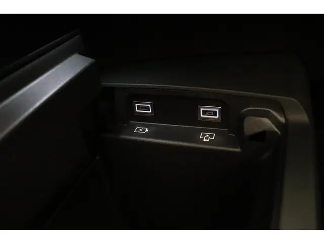 Peugeot e-5008 GT Avantage 73 kWh 2025 Elektrisch 32