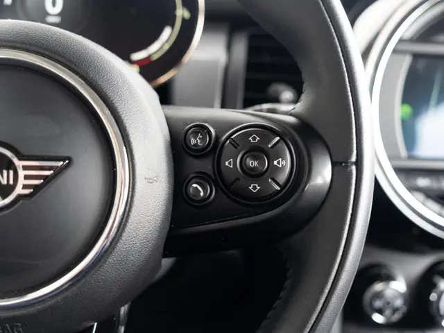 MINI 3-Deurs Cooper 2021 Benzine 21