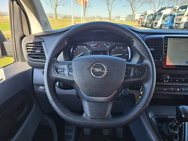 Opel Vivaro 1.5 2022 Diesel 10