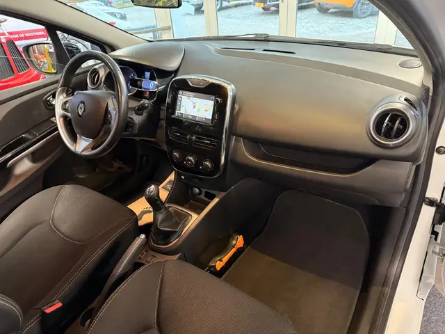 Renault Clio Estate 0.9 TCe Night&Day 2015 Benzine 13