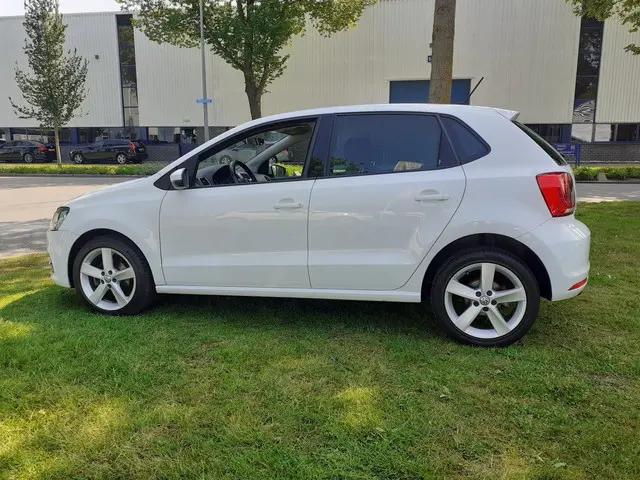 Volkswagen Polo 1.2 TSI Highline *Cruise*Navi* 2016 Benzine 3