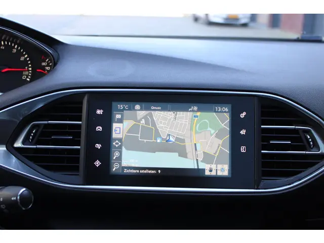 Peugeot 308 SW 1.2 PureTech Blue Executive 2015 Benzine 16