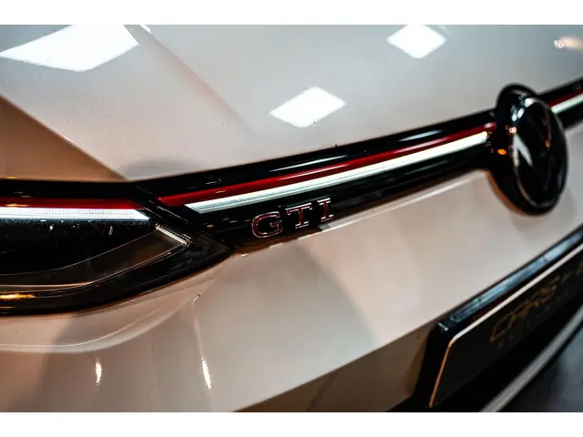 Volkswagen Golf 2.0 GTI|PANO|AUT|LEDER|IQLIGHT 2021 Benzine 12