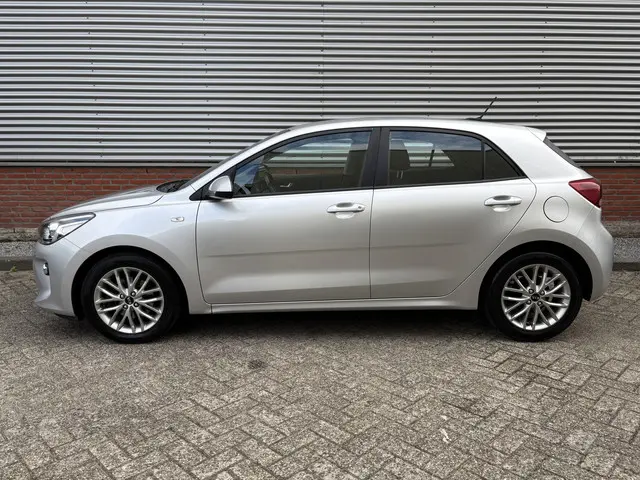 Kia Rio 1.0 TGDI ComfortPlusLine Navigator 2018 Benzine 3