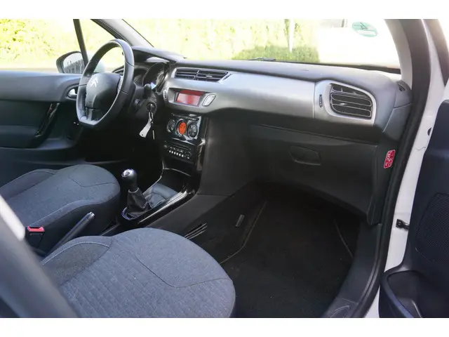Citroën C3 1.2 PureTech Feel Edition 2016 Benzine 21