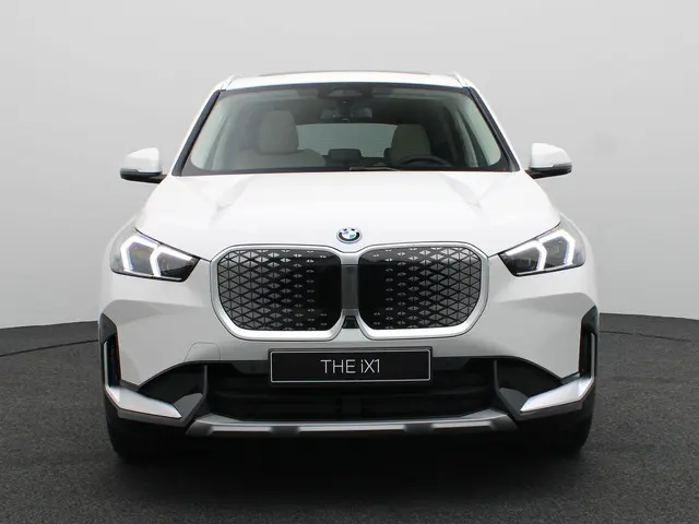 BMW iX1 eDrive20 2025 Elektrisch 3