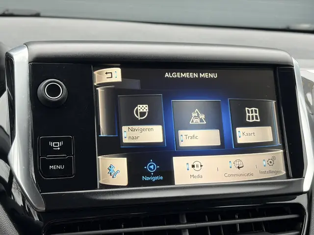 Peugeot 208 1.2 e-VTi Blue Lease 2013 Benzine 12