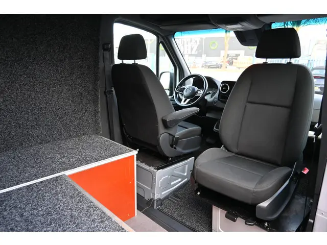 Mercedes-Benz Sprinter 319 CDI 3.0 V6 L2H2 2018 Diesel 10
